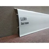 Plintus_DP_Belyy_s_tisneniem_67mm_LL01-900x900